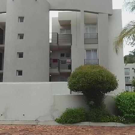 The Apartment On Katherine Street In Central Sandton Johannesburg Zewnętrze zdjęcie