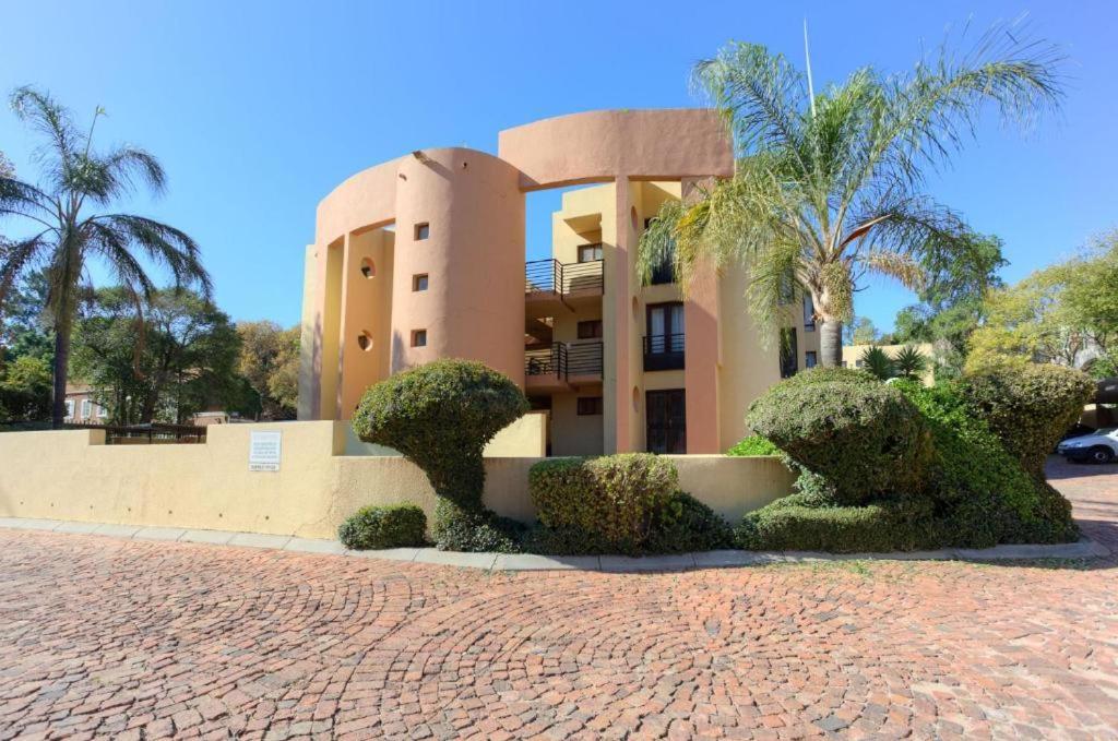 The Apartment On Katherine Street In Central Sandton Johannesburg Zewnętrze zdjęcie